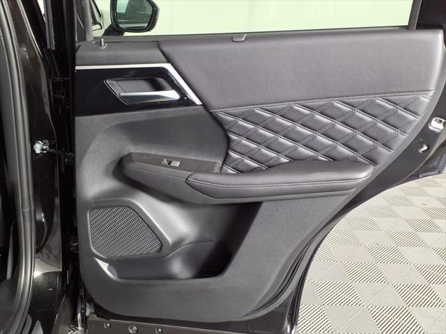 Photo of 2025 Black Diamond Mitsubishi Outlander PHEV