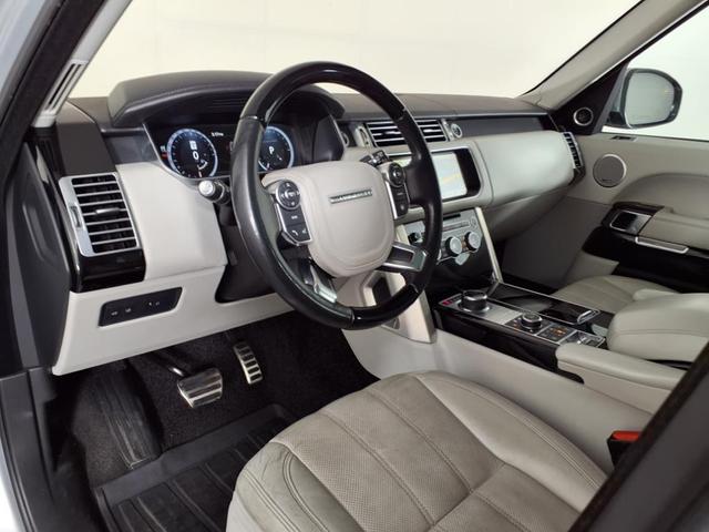 Photo of 2017 Silver Land Rover Range Rover