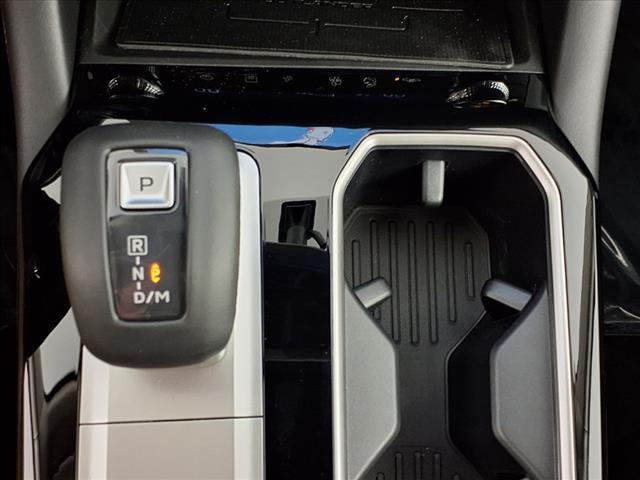 Photo of 2025 Labrador Black Pearl Mitsubishi Outlander