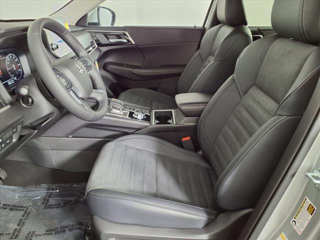 Photo of 2025 Alloy Silver Metallic Mitsubishi Outlander PHEV
