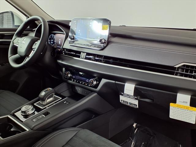 Photo of 2025 Alloy Silver Metallic Mitsubishi Outlander PHEV
