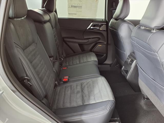 Photo of 2025 Alloy Silver Metallic Mitsubishi Outlander
