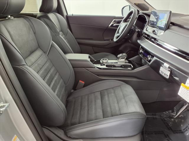 Photo of 2025 Alloy Silver Metallic Mitsubishi Outlander