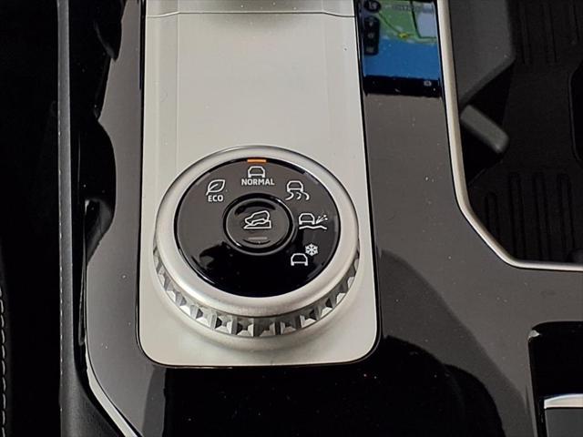 Photo of 2025 Cosmic Blue Metallic Mitsubishi Outlander