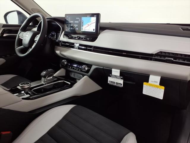 Photo of 2025 Cosmic Blue Metallic Mitsubishi Outlander