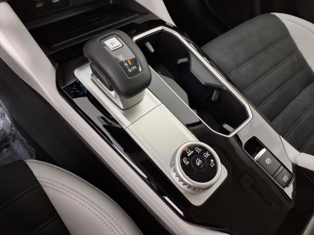 Photo of 2025 Cosmic Blue Metallic Mitsubishi Outlander