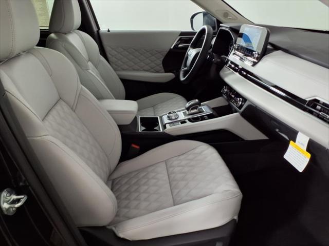 Photo of 2025 Black Diamond W/ Alloy Silver Roof Mitsubishi Outlander PHEV
