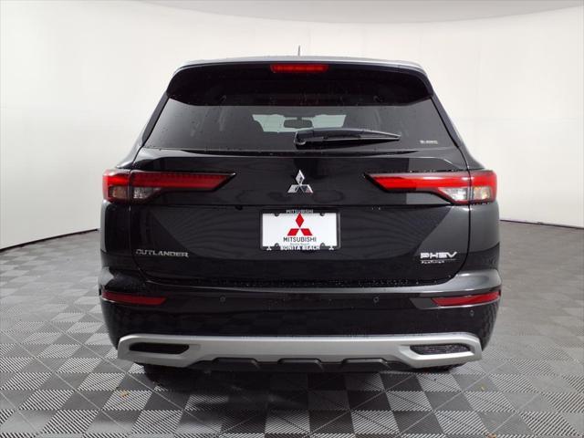 Photo of 2025 Black Diamond W/ Alloy Silver Roof Mitsubishi Outlander PHEV