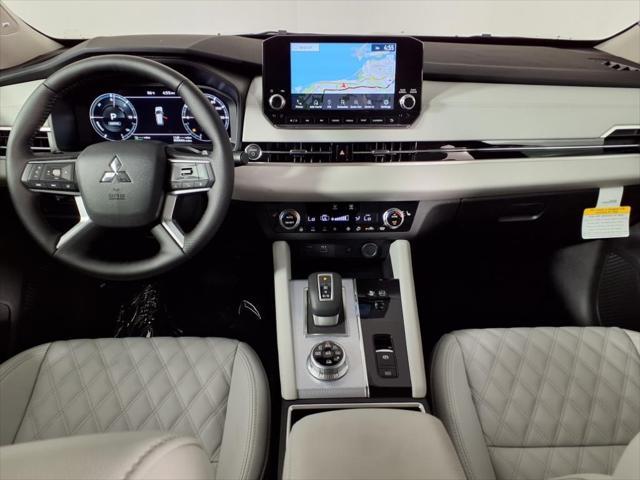 Photo of 2025 Black Diamond W/ Alloy Silver Roof Mitsubishi Outlander PHEV