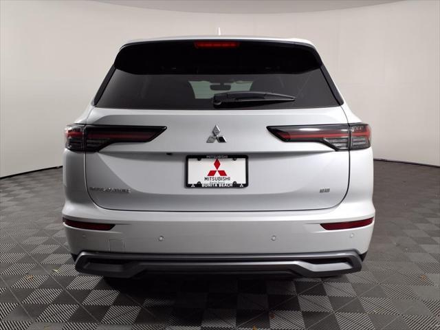 Photo of 2025 White Diamond Mitsubishi Outlander