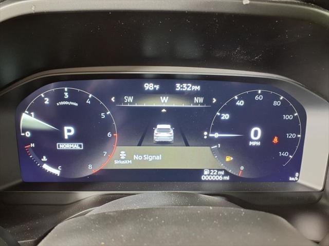 Photo of 2025 White Diamond Mitsubishi Outlander