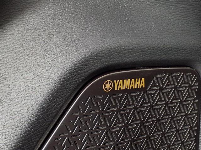 Photo of 2025 Labrador Black Pearl Mitsubishi Outlander