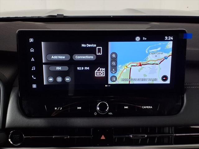 Photo of 2025 Labrador Black Pearl Mitsubishi Outlander