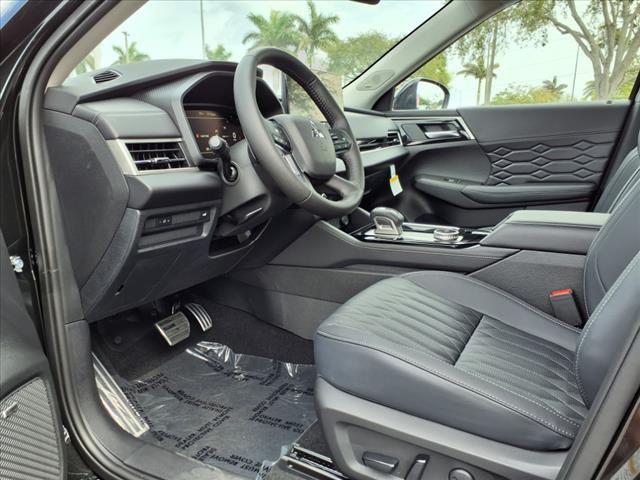 Photo of 2025 Black Diamond Mitsubishi Outlander