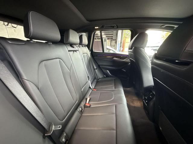 Photo of 2023 Alpine White BMW X3