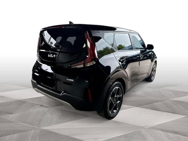 Photo of 2024 Fusion Black Kia Soul