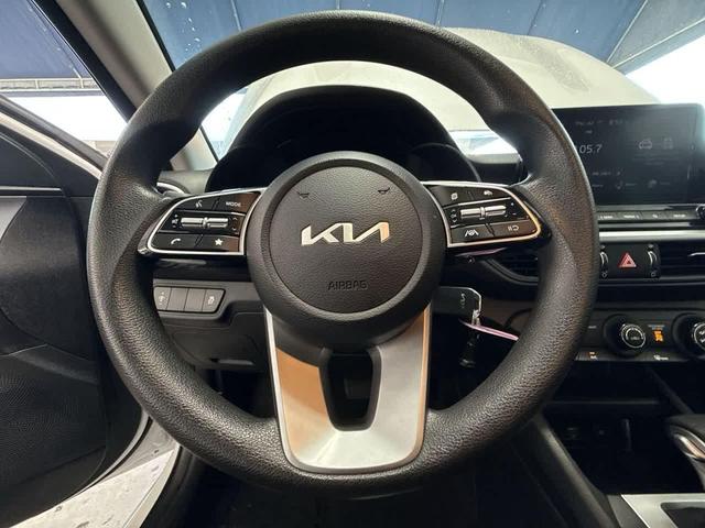 Photo of 2024 Snow White Pearl Kia Forte