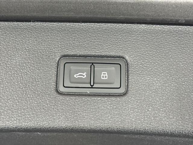 Photo of 2025 Samurai Gray Metallic Audi Q7
