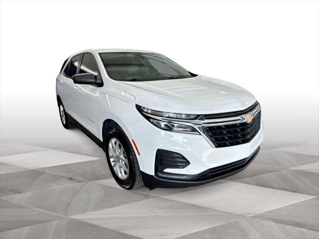 Photo of 2023 Summit White Chevrolet Equinox