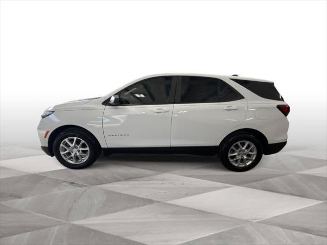 Photo of 2023 Summit White Chevrolet Equinox
