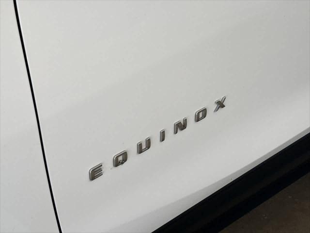 Photo of 2023 Summit White Chevrolet Equinox
