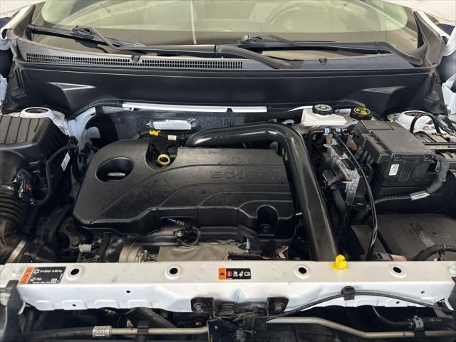 Photo of 2023 Summit White Chevrolet Equinox