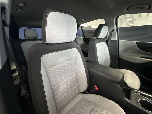 Photo of 2023 Summit White Chevrolet Equinox