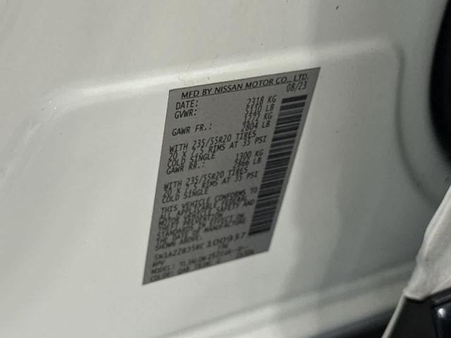 Photo of 2024 Pearl White Tricoat Nissan Murano