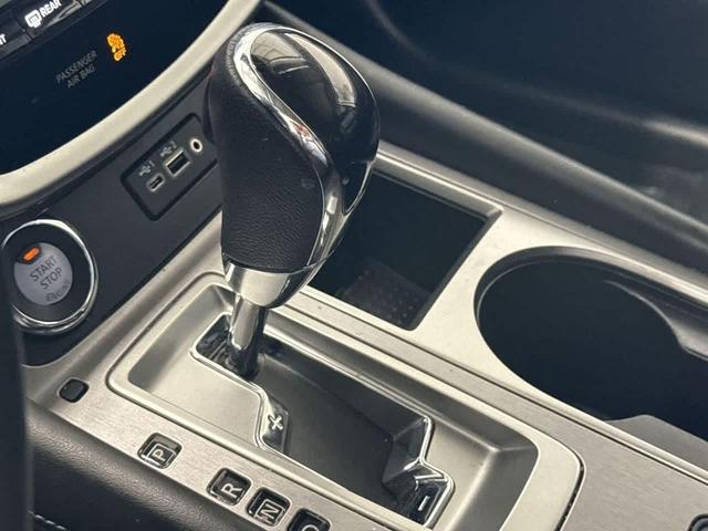 Photo of 2024 Pearl White Tricoat Nissan Murano