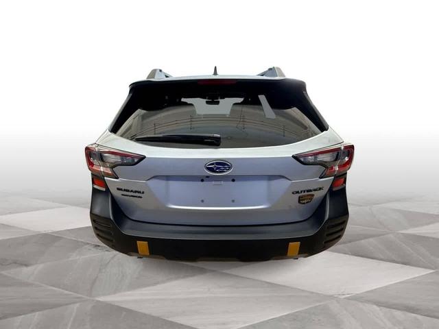 Photo of 2025 Ice Silver Metallic Subaru Outback