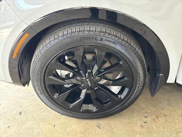 Photo of 2023 Wolf Gray Kia Sorento