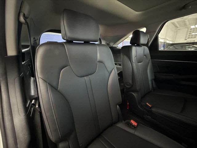 Photo of 2023 Wolf Gray Kia Sorento