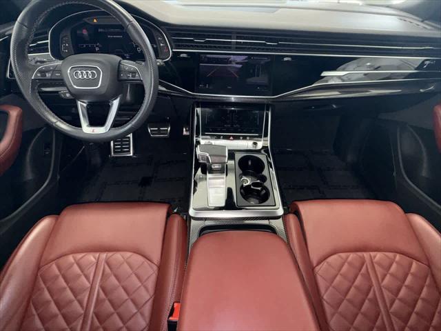 Photo of 2023 Daytona Gray Pearl Effect Audi SQ8