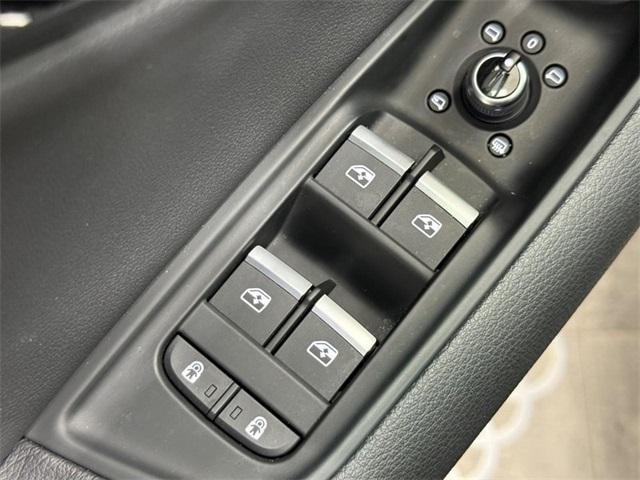 Photo of 2025 Mythos Black Metallic Audi Q7