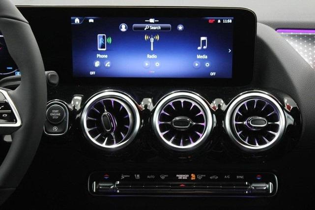 Photo of 2025 Black Mercedes-Benz GLA 250