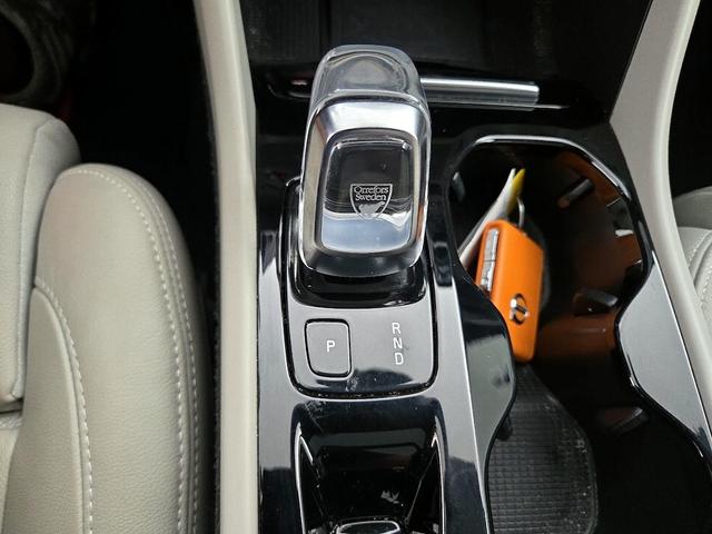 Photo of 2022 Gray Volvo XC40