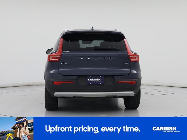 Photo of 2022 Gray Volvo XC40