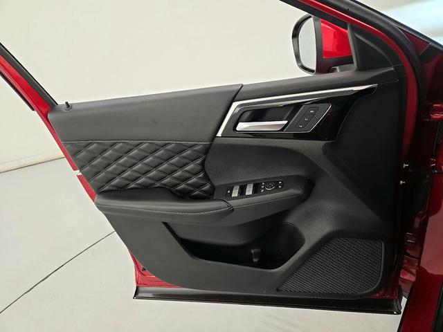 Photo of 2022 Red Mitsubishi Outlander
