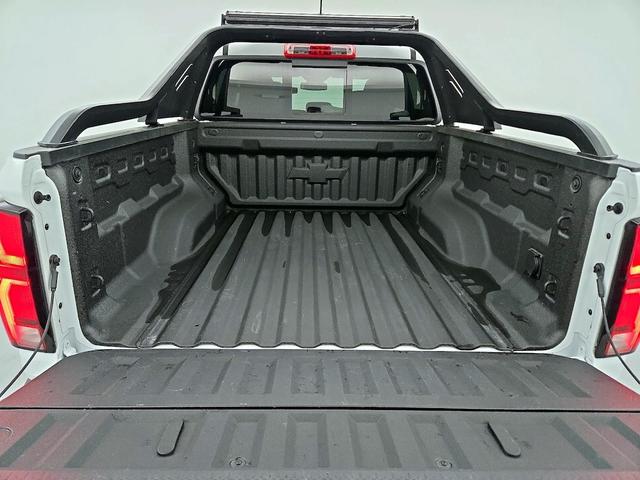 Photo of 2025 White Chevrolet Colorado