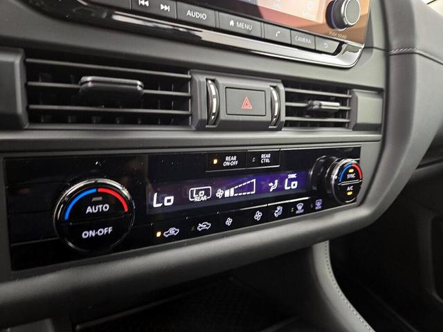 Photo of 2024 Black Nissan Pathfinder