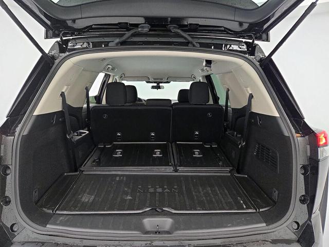 Photo of 2024 Black Nissan Pathfinder