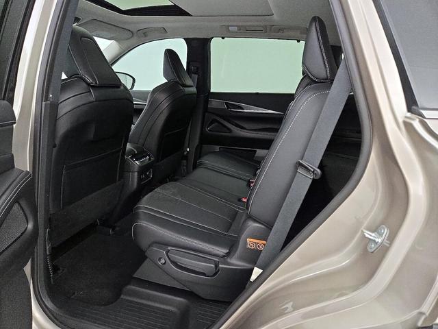 Photo of 2023 Silver INFINITI QX60