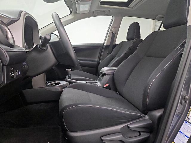 Photo of 2018 Gray Toyota RAV4
