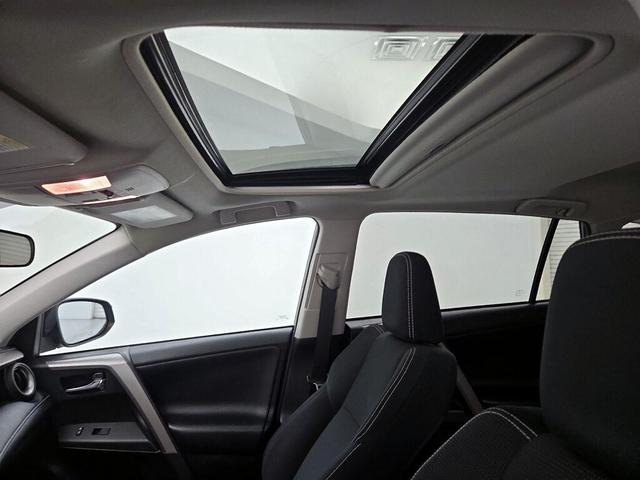 Photo of 2018 Gray Toyota RAV4