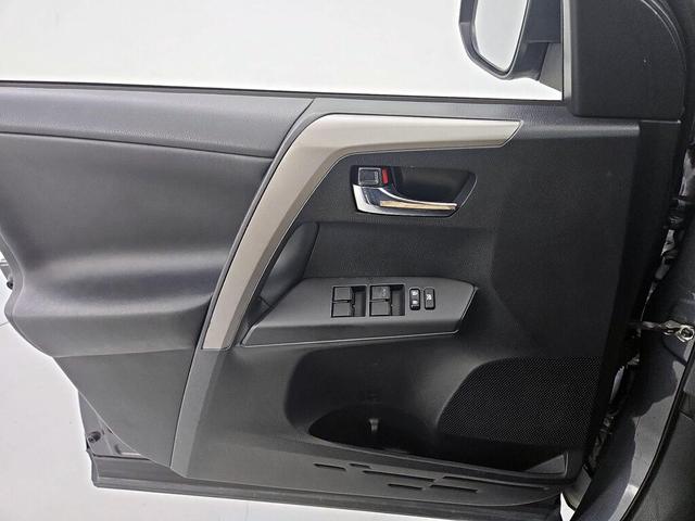 Photo of 2018 Gray Toyota RAV4