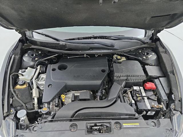 Photo of 2017 Blue Nissan Altima