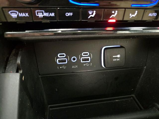 Photo of 2024 White Jeep Grand Cherokee L