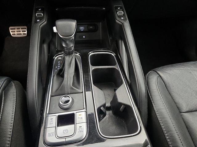 Photo of 2020 Black Kia Telluride