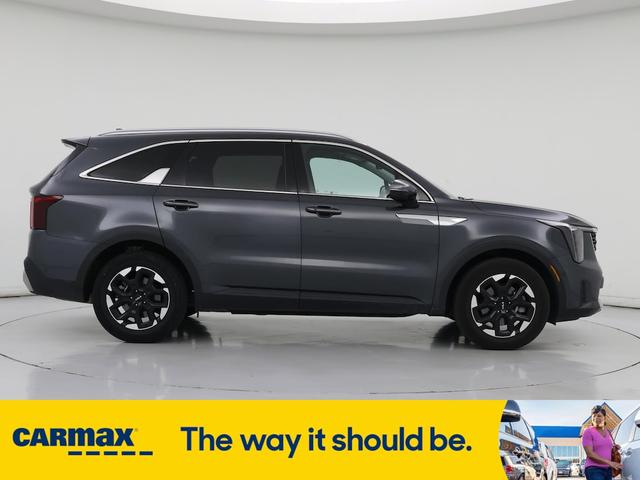 Photo of 2024 Gray Kia Sorento