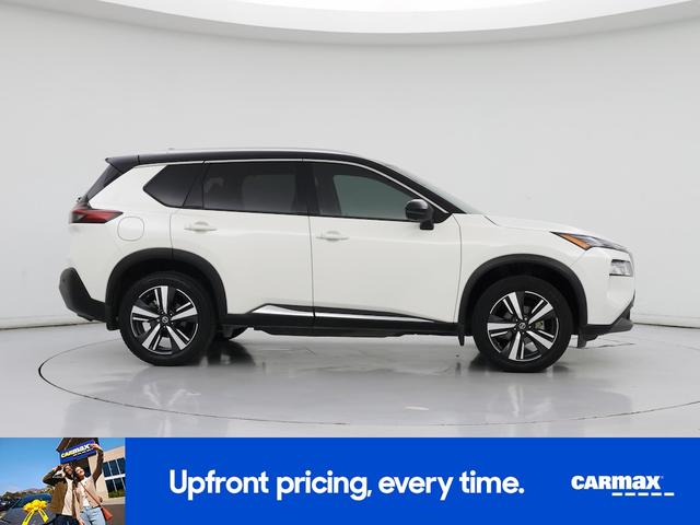 Photo of 2021 White Nissan Rogue